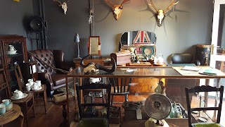 Hunt & Gather Antiques and Collectables