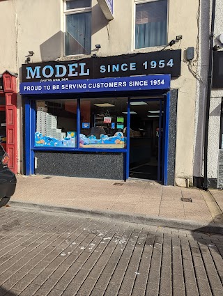 Model Fish Bar