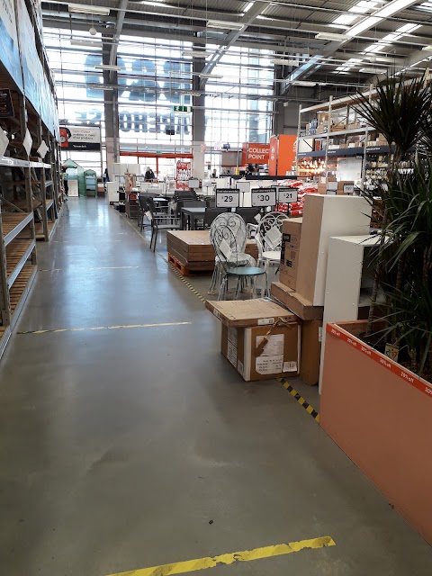 B&Q Bedford