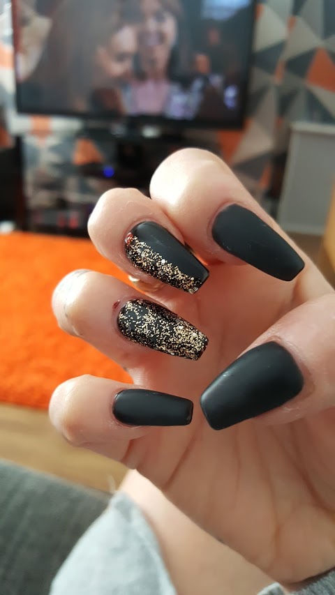 Super Nails