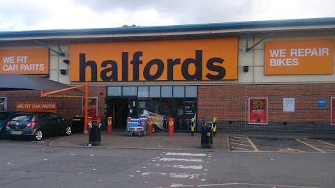 Halfords - Catford