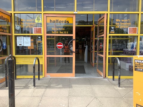 Halfords - Hemel Hempstead