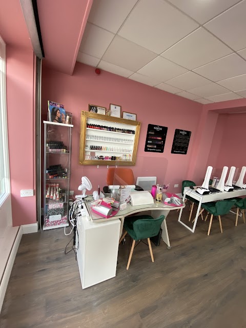 Glow Up Beauty Lounge