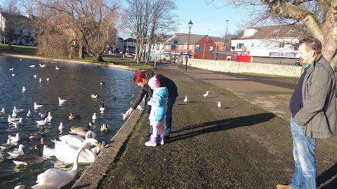 The Lakeside Cafe