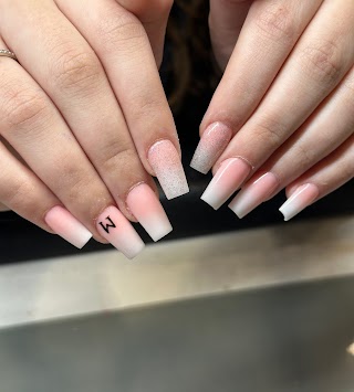 Hollywood Nails