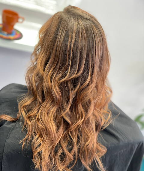 OmBré Hair & Beauty