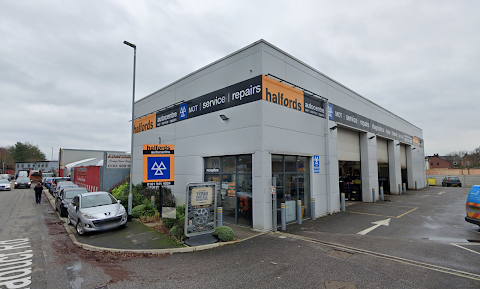 Halfords Autocentre Altrincham