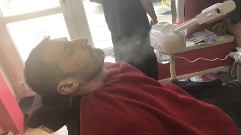 Sam’s Cutz N Shave Barber Shop