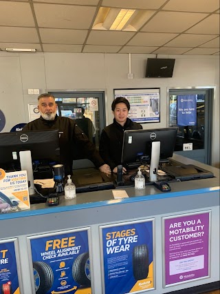 Kwik Fit - London - Edgware - Staples Corner