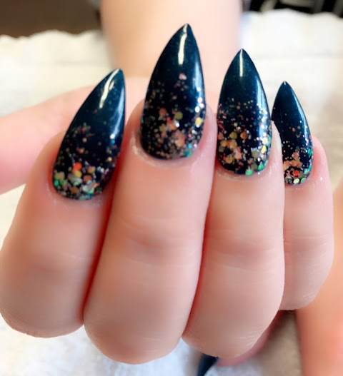 Chic Nails