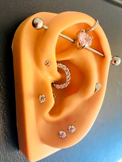 Titanium body piercing and jewellery