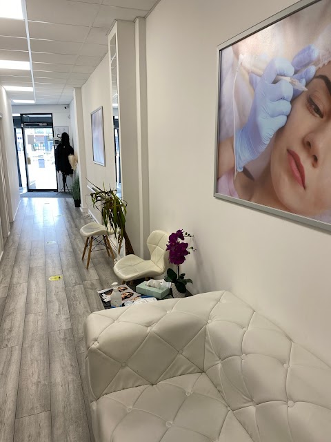 Deluxe Aesthetics Academy and Clinic