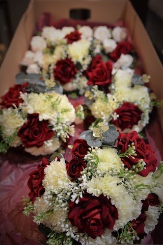 Weddings & Flowers R Us