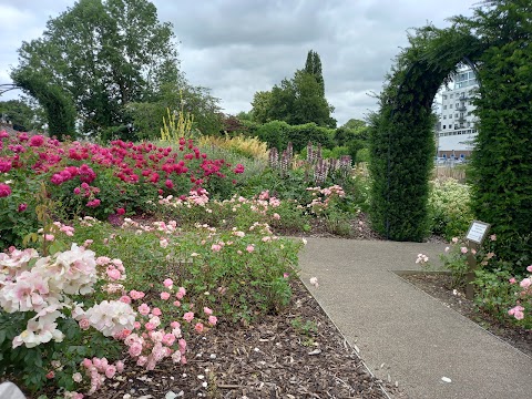 Jellicoe Water Gardens - Flower Garden