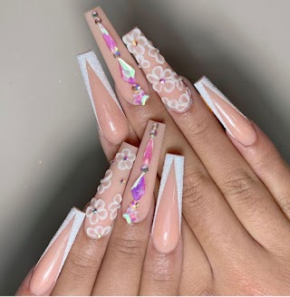 Queen Nails