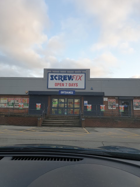 Screwfix Bradford - Bowling