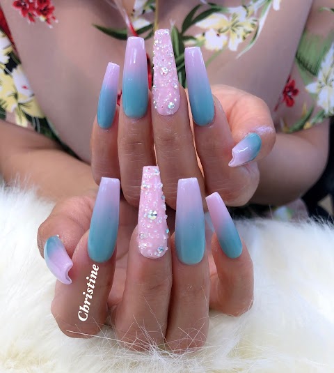 Chic Nails