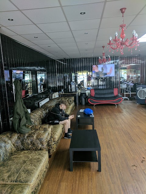 REKO'S BARBERSHOP