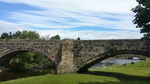 Auld Brig Tavern