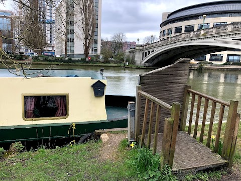 Whittington's Tea Barge