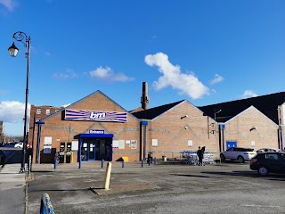 B&M Store