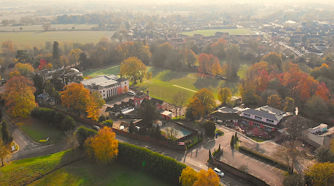 Hoe Bridge School