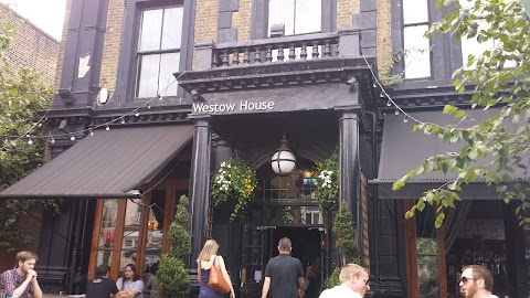 Westow House Pub & Hotel