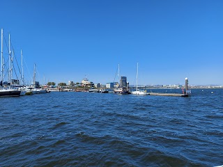 Cardiff Bay Yacht Club: Yacht Club & Sailing School