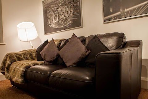 Central Suite - Simple2Let Serviced Apartments