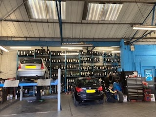 HiQ Tyres & Autocare Rushden