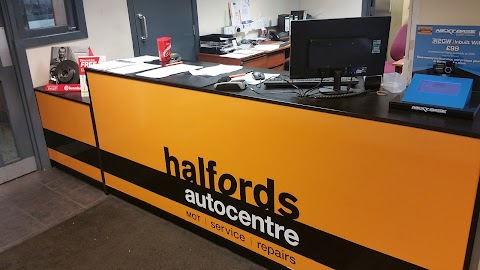 Halfords Autocentre Bolton (Nile Street)