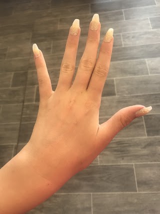 Linda's Angel Nails