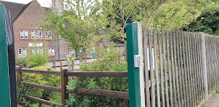 Roe Green Infant & Nursery School