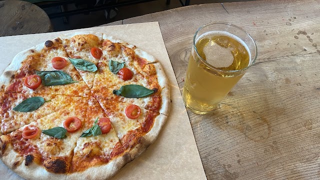 CRATE Brewery & Pizzeria