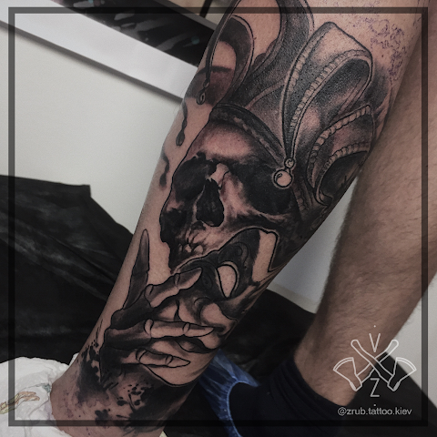 Zrub Tattoo Studio Kyiv (тату студія Київ, тату майстер Vlad Zrub, салон тату в Києві)