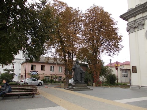 Пам'ятник патріарху Йосипу Сліпому