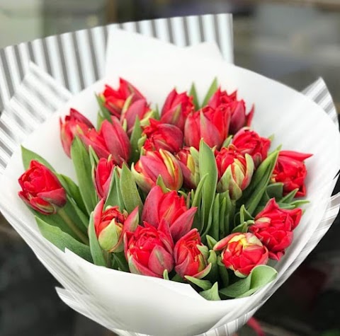 Доставка квітів Новомосковськ - Flowers-Shop.com.ua