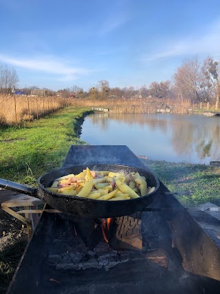 Приватне озеро. Риболовля.