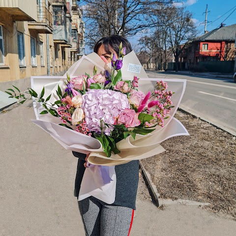 Bomondflowers - Студия флористики и декора. Доставка цветов в Харькове. Букеты. Композиции.