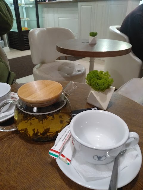 Кавоманія. Tea&Coffee room