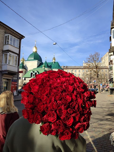 Салон квітів та декору VAZA