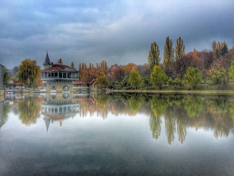 Парк "Жовтневий"