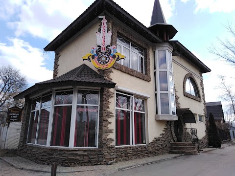 Hotel "Budynok Skifiv"