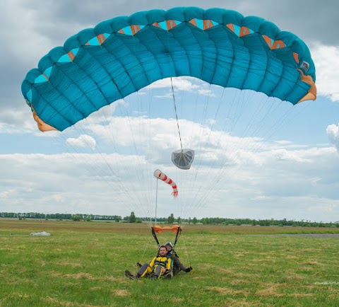 Paraskuf - прыжок с парашютом в Киеве, Чайка