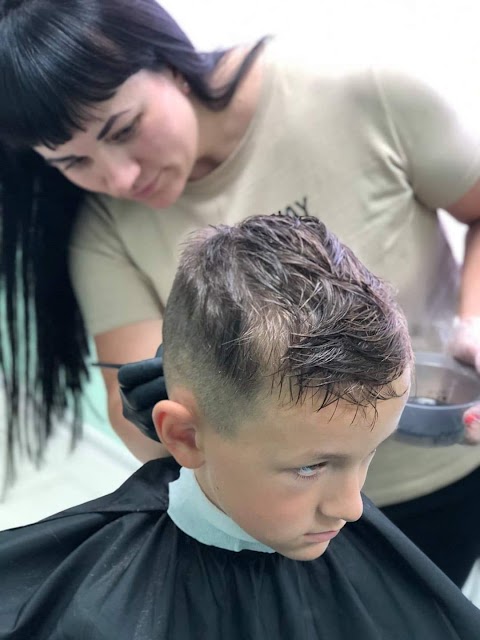 Студія краси "HAIRCUTS"