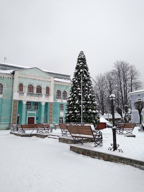 Центральна Площа м. Вижниця