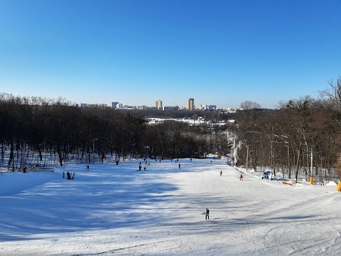 Голосіївська гірка з підйомником