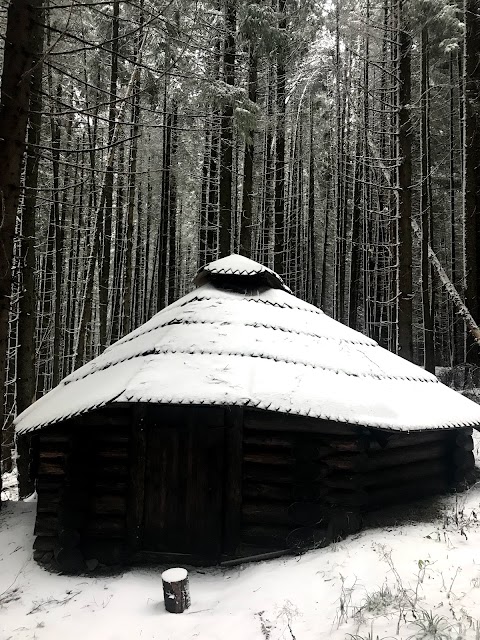 Лісова Колиба