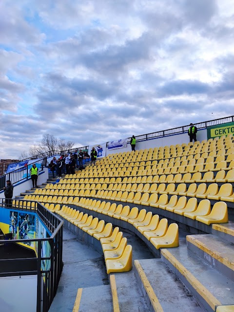 Центральний міський стадіон «Полісся»