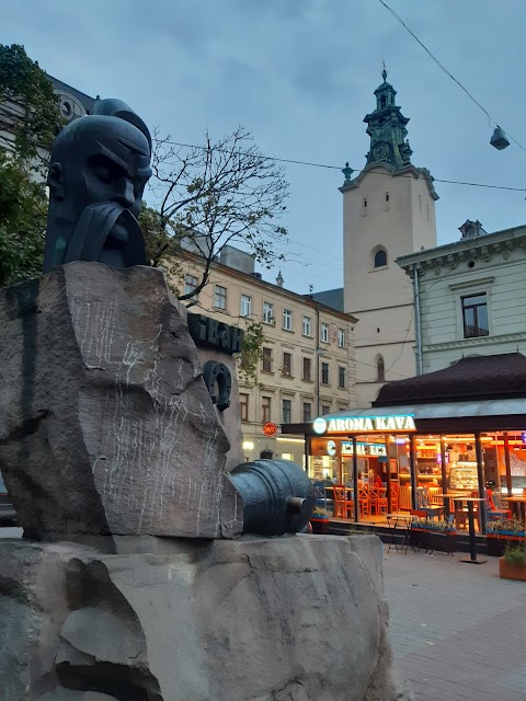 Пам'ятник Івану Підкові